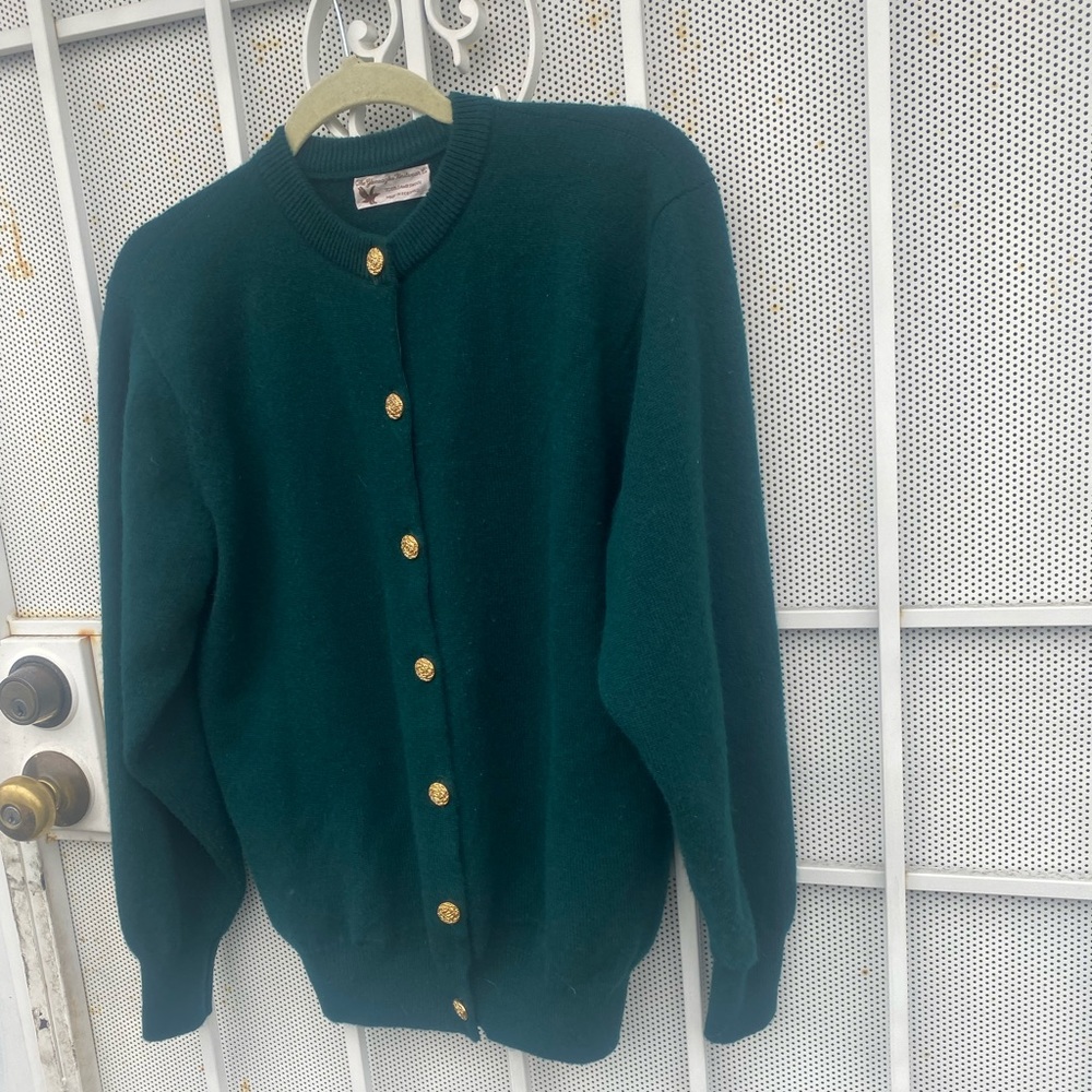 The Gleneagle Knitwear Co. 100% lambs wool.  Made in Scotland green M vintage
